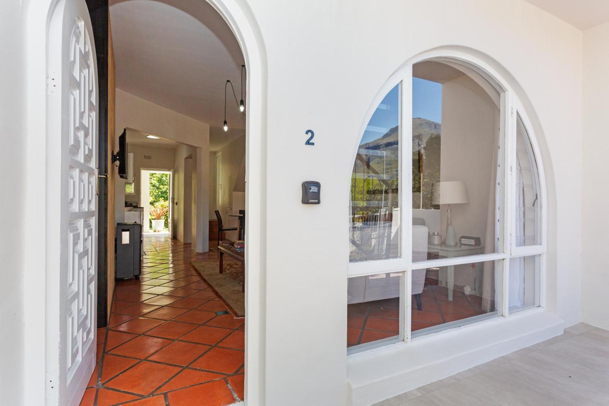 Q On Westford Villa Cape Town Room photo
