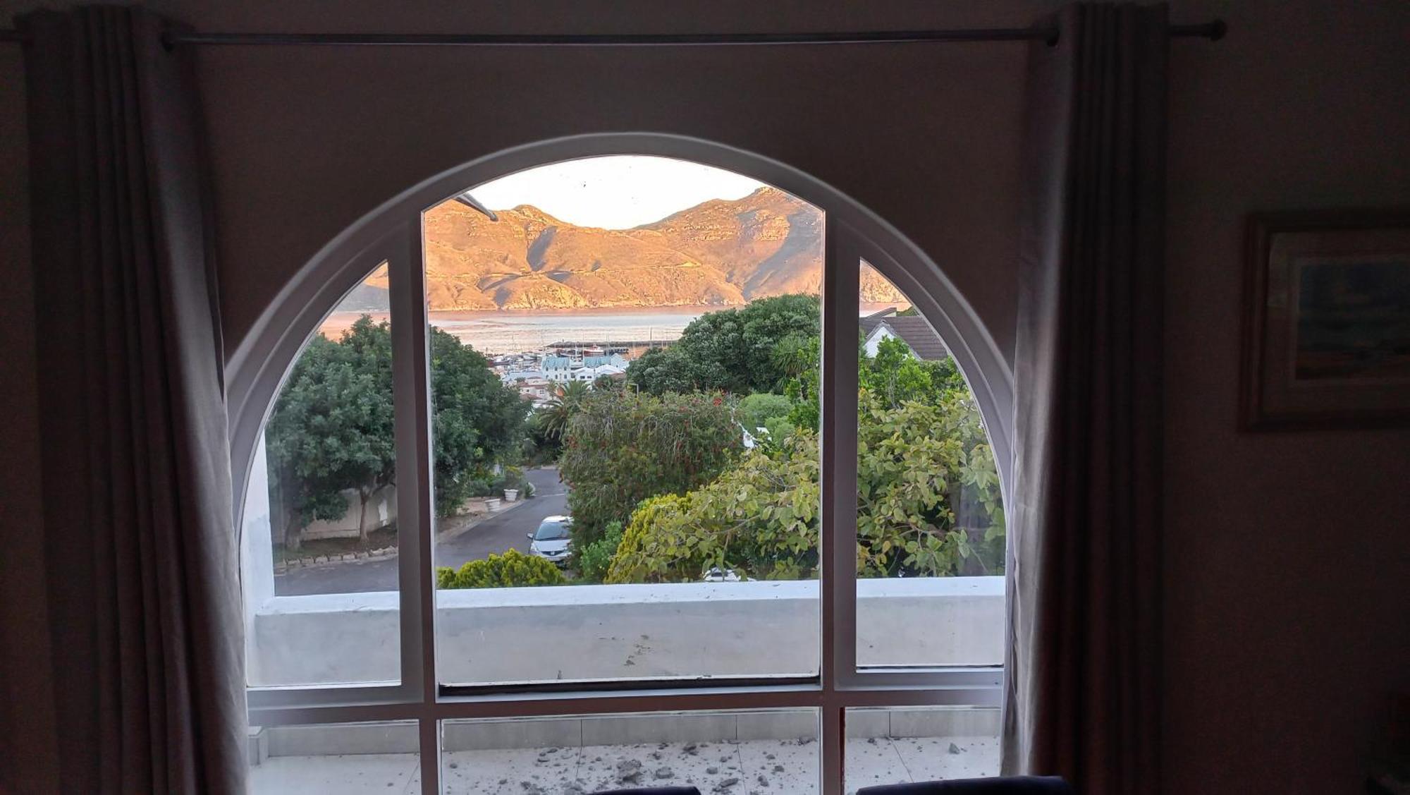 Q On Westford Villa Cape Town Room photo